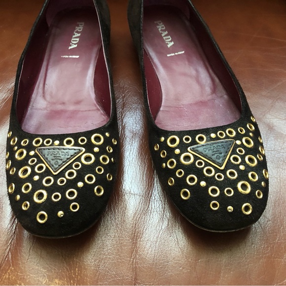 Brown suede Prada round-toe flats - Picture 3 of 10